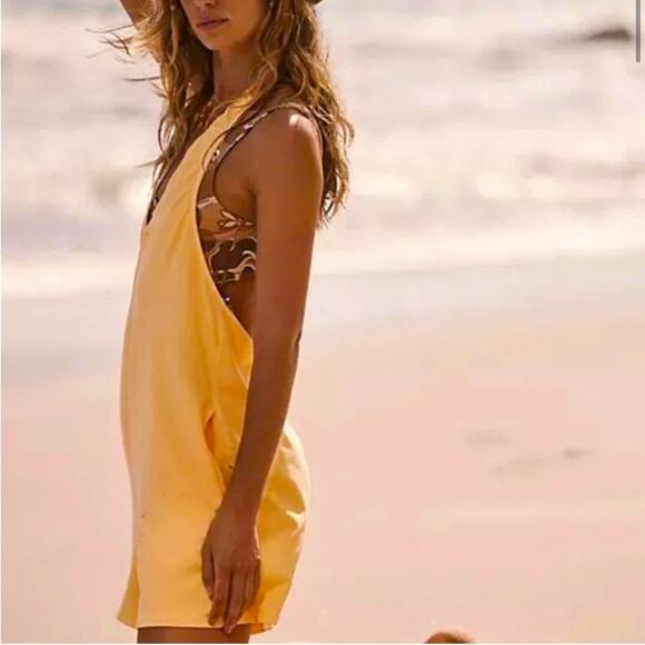 🆕FP Movement by Free People Hot Shot Halter Romper SZ M NWOT - Picture 2 of 6